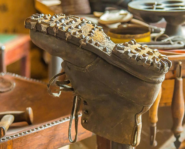 Heel repair service