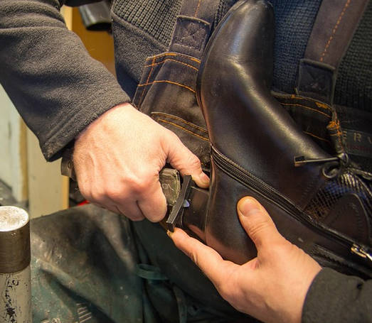 Heel repair service